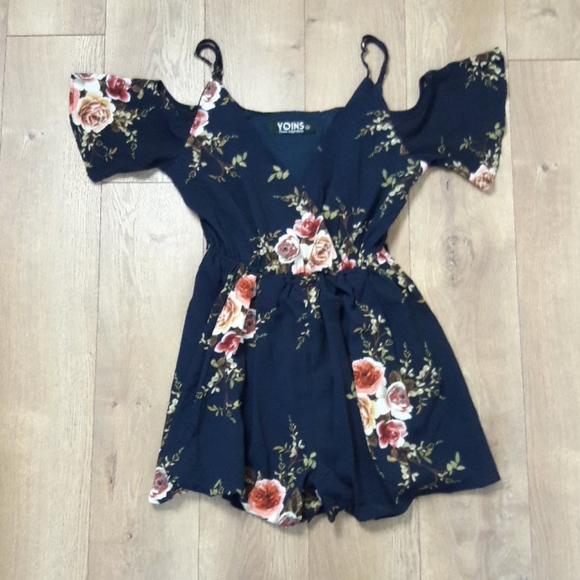 Voins Romper - Picture 5 of 7